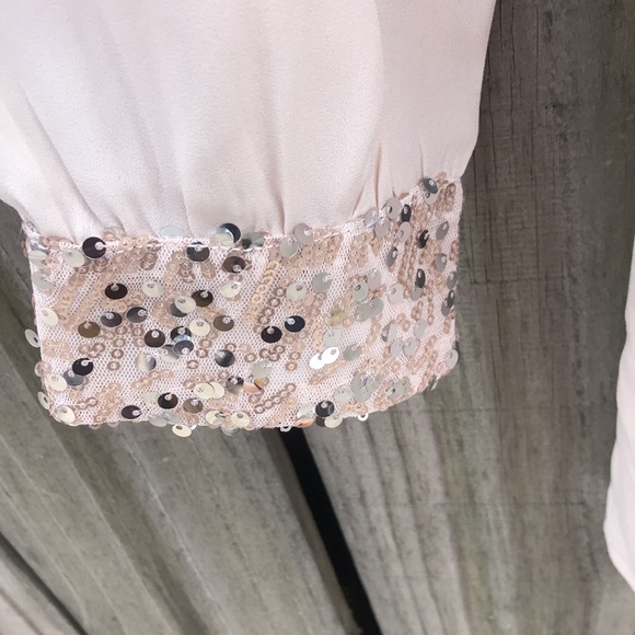 NWT - Forever 21 - Peach Elegant Shorts Romper with Long Sleeves - Size Large - Picture 4 of 8